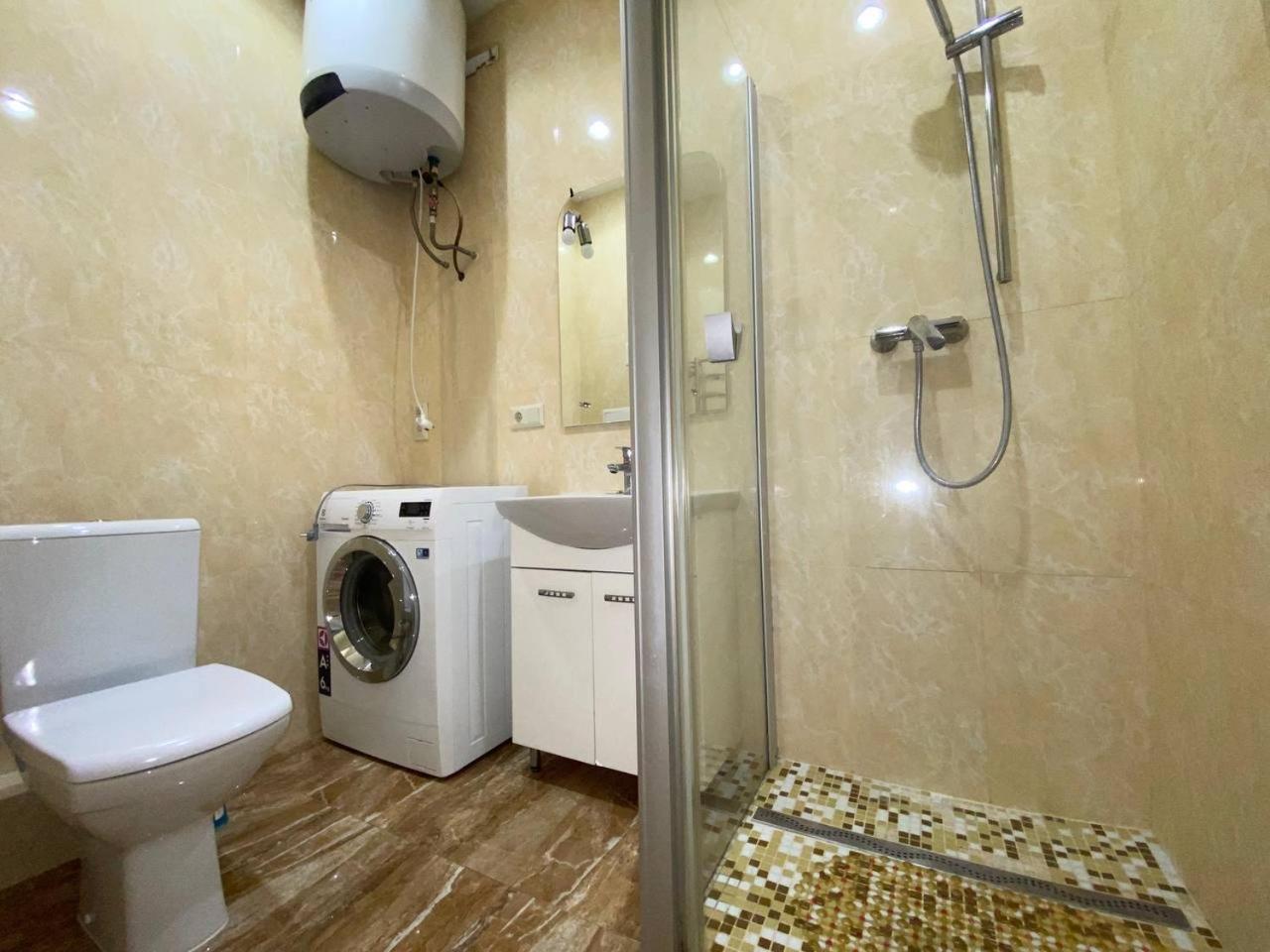 Apartment On Dragomirova Kyiv Exterior photo