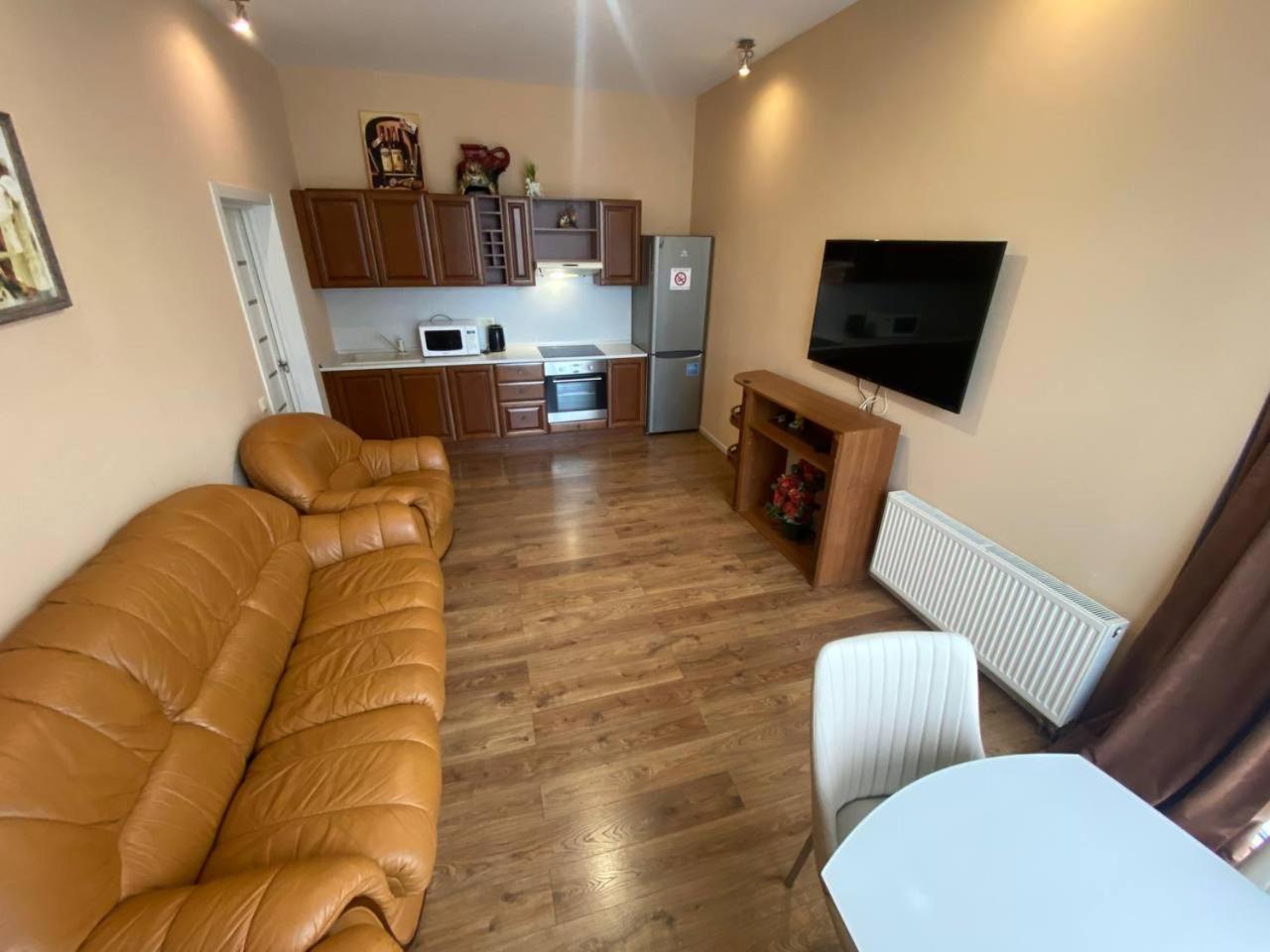 Apartment On Dragomirova Kyiv Exterior photo