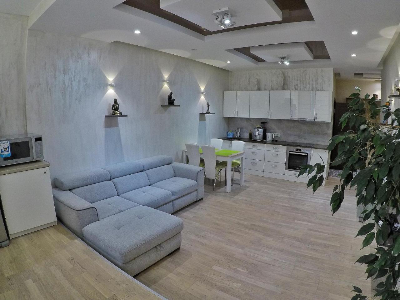 Apartment On Dragomirova Kyiv Exterior photo